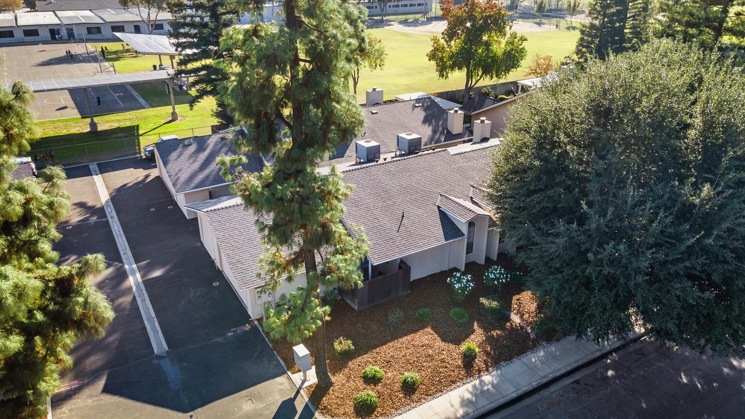 590 W Escalon Ave, Clovis, CA 93612