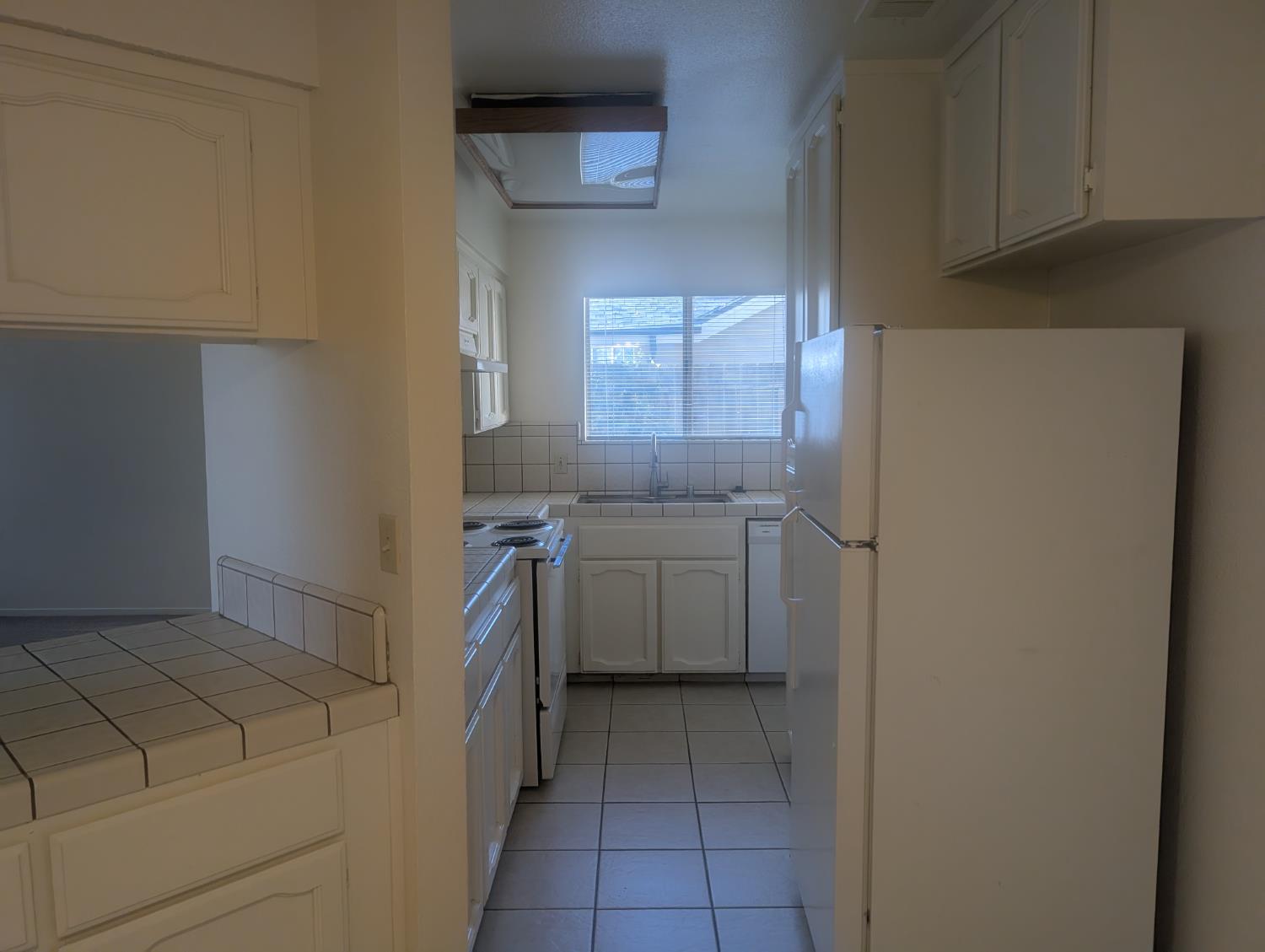 590 W Escalon Ave, Clovis, CA 93612