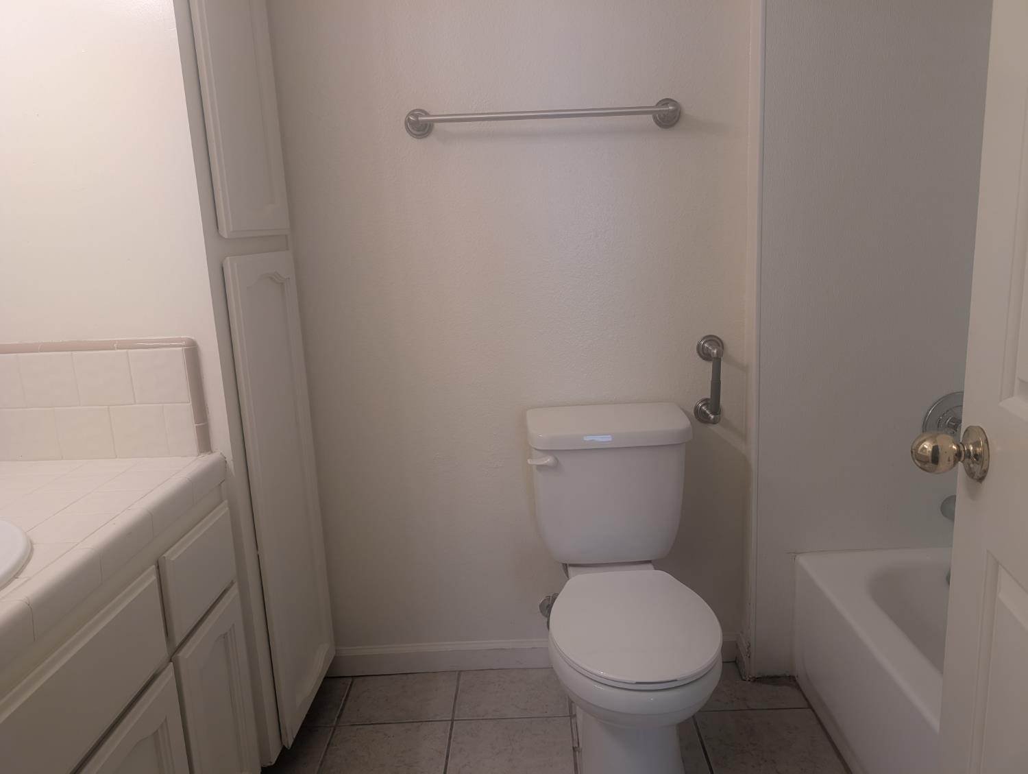 590 W Escalon Ave, Clovis, CA 93612