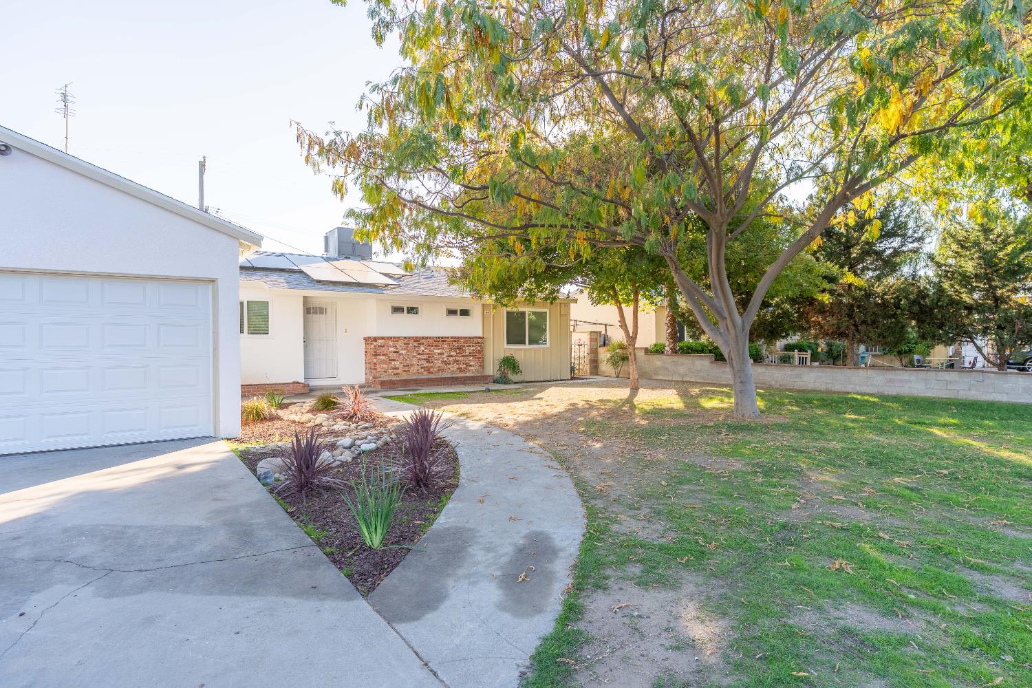 5080 E Hammond Ave, Fresno, CA 93727