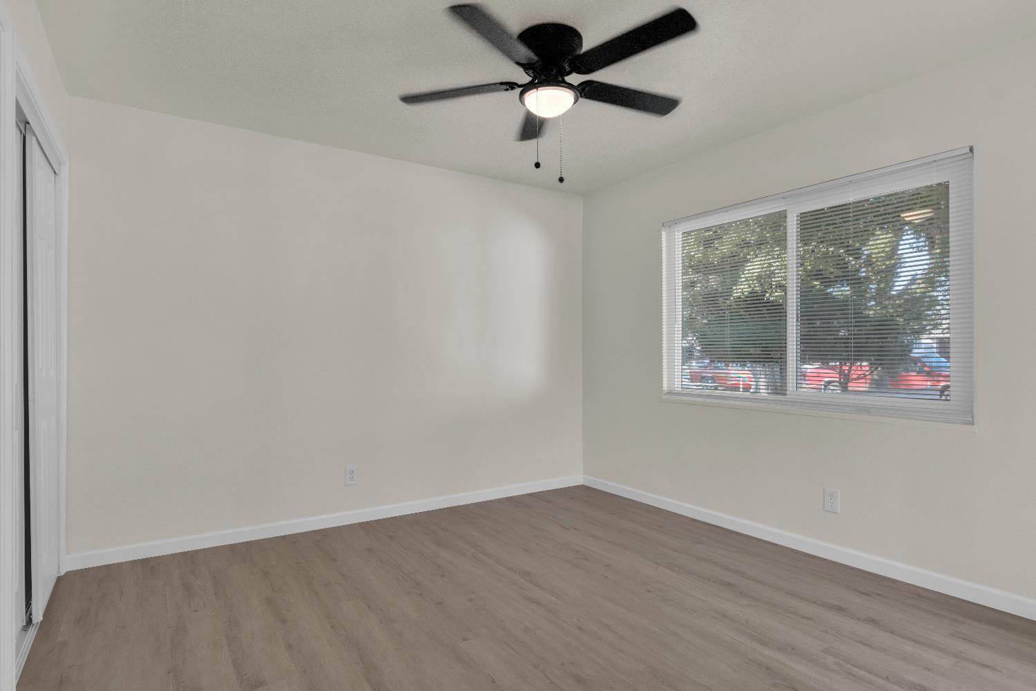 5080 E Hammond Ave, Fresno, CA 93727