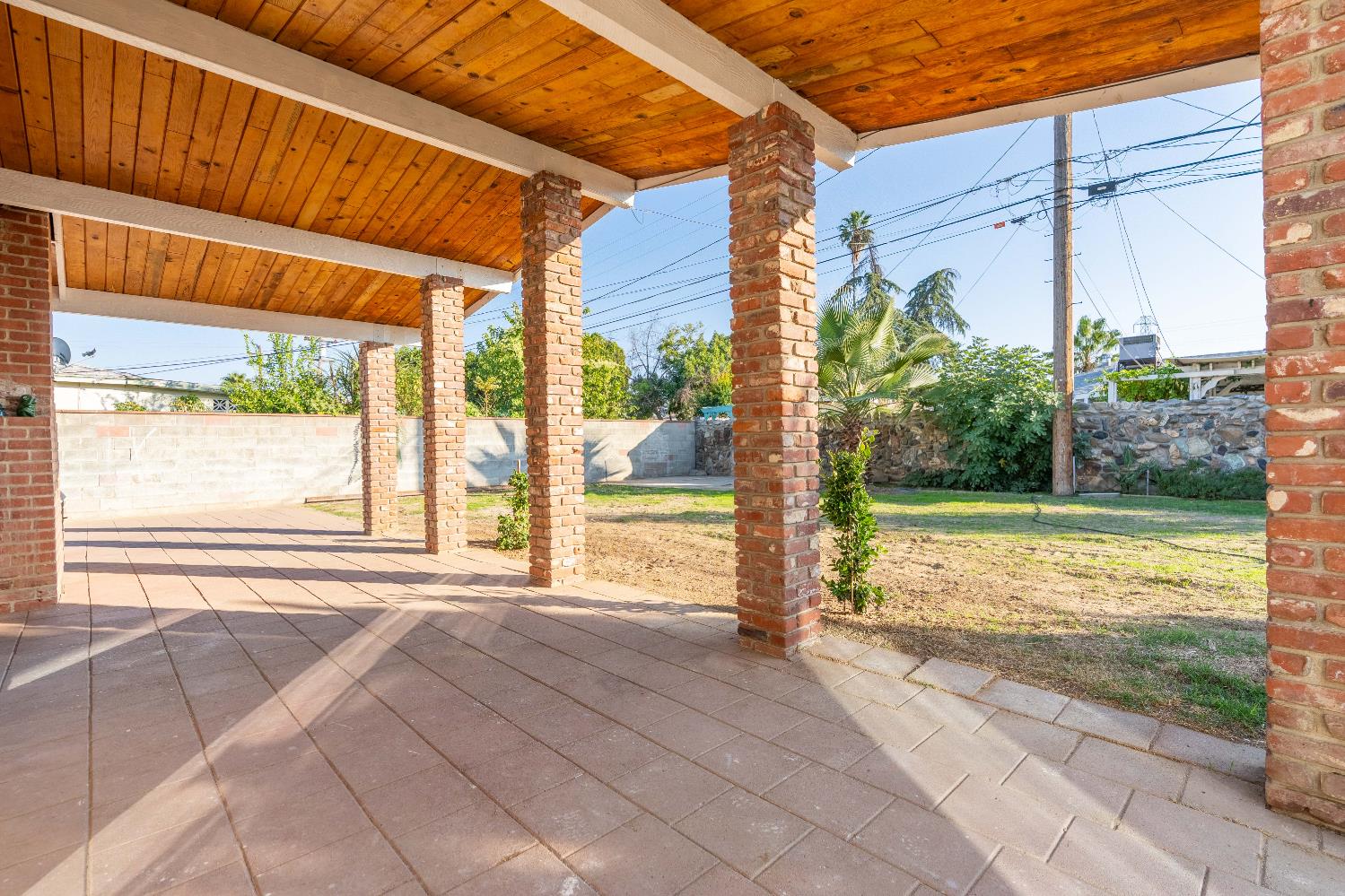 5080 E Hammond Ave, Fresno, CA 93727