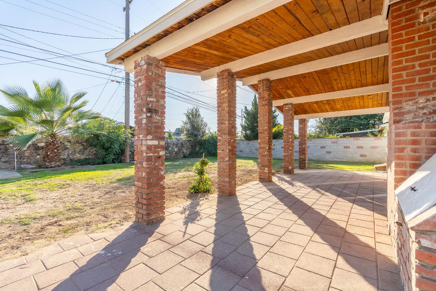 5080 E Hammond Ave, Fresno, CA 93727