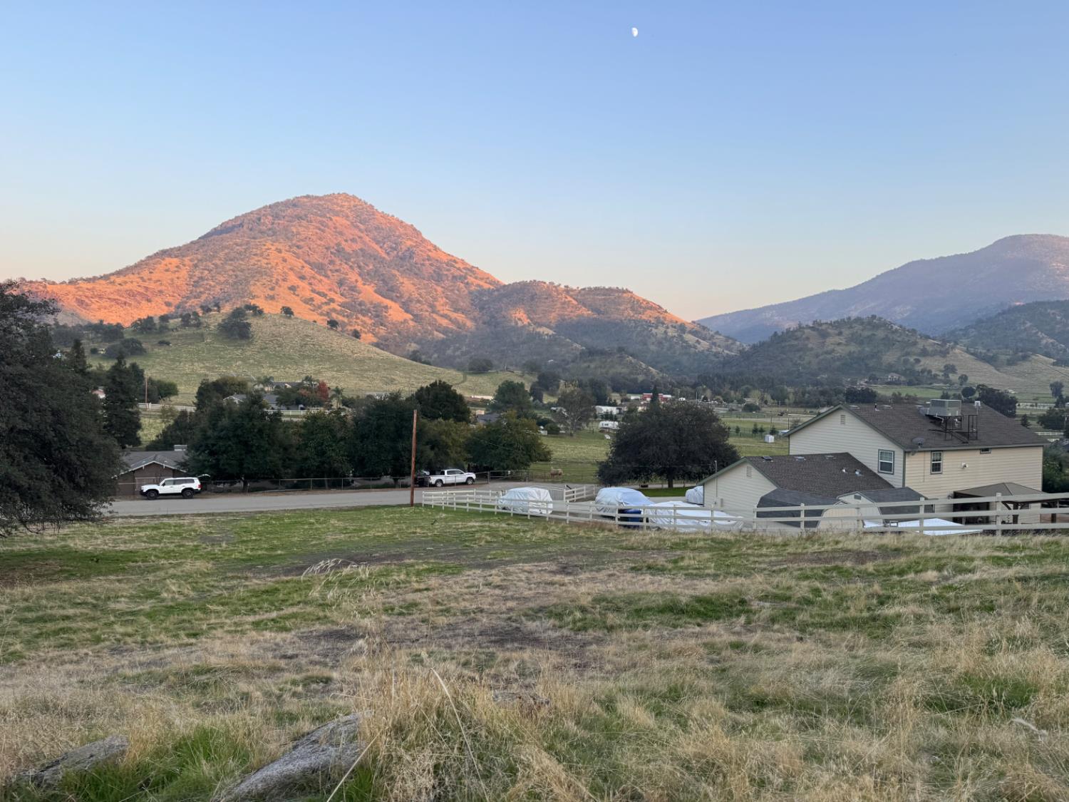 123 Big Oak Rd, Sanger, CA 93657