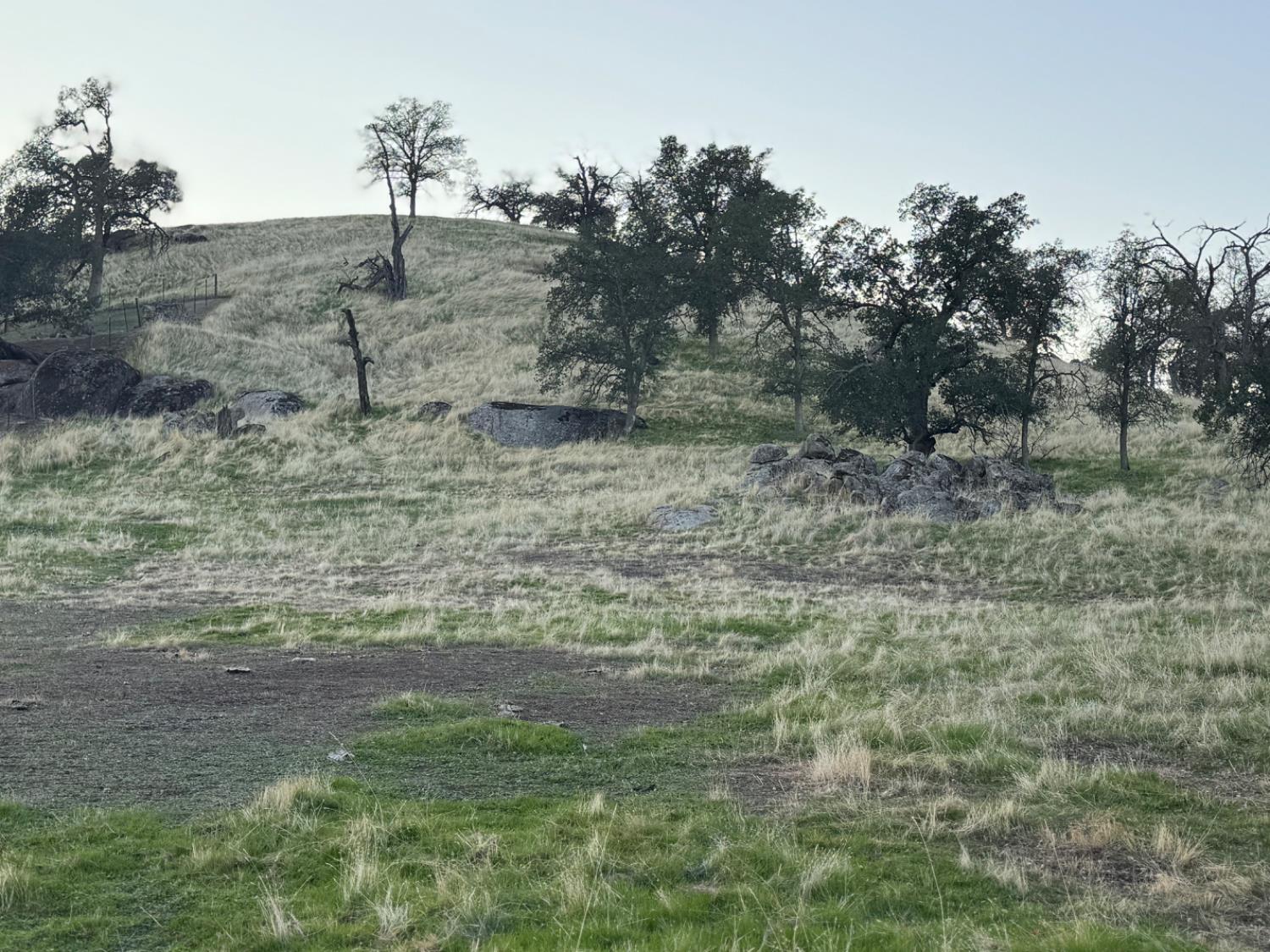 123 Big Oak Rd, Sanger, CA 93657