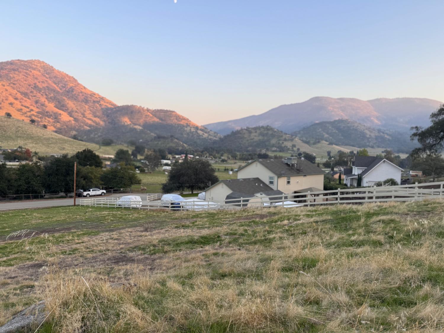 123 Big Oak Rd, Sanger, CA 93657