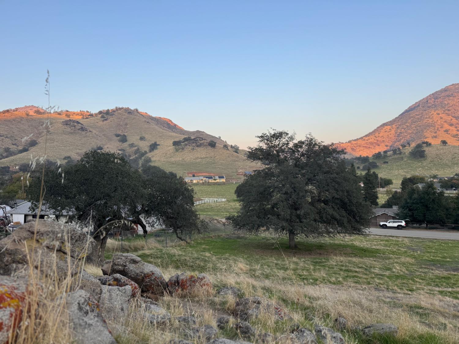 123 Big Oak Rd, Sanger, CA 93657