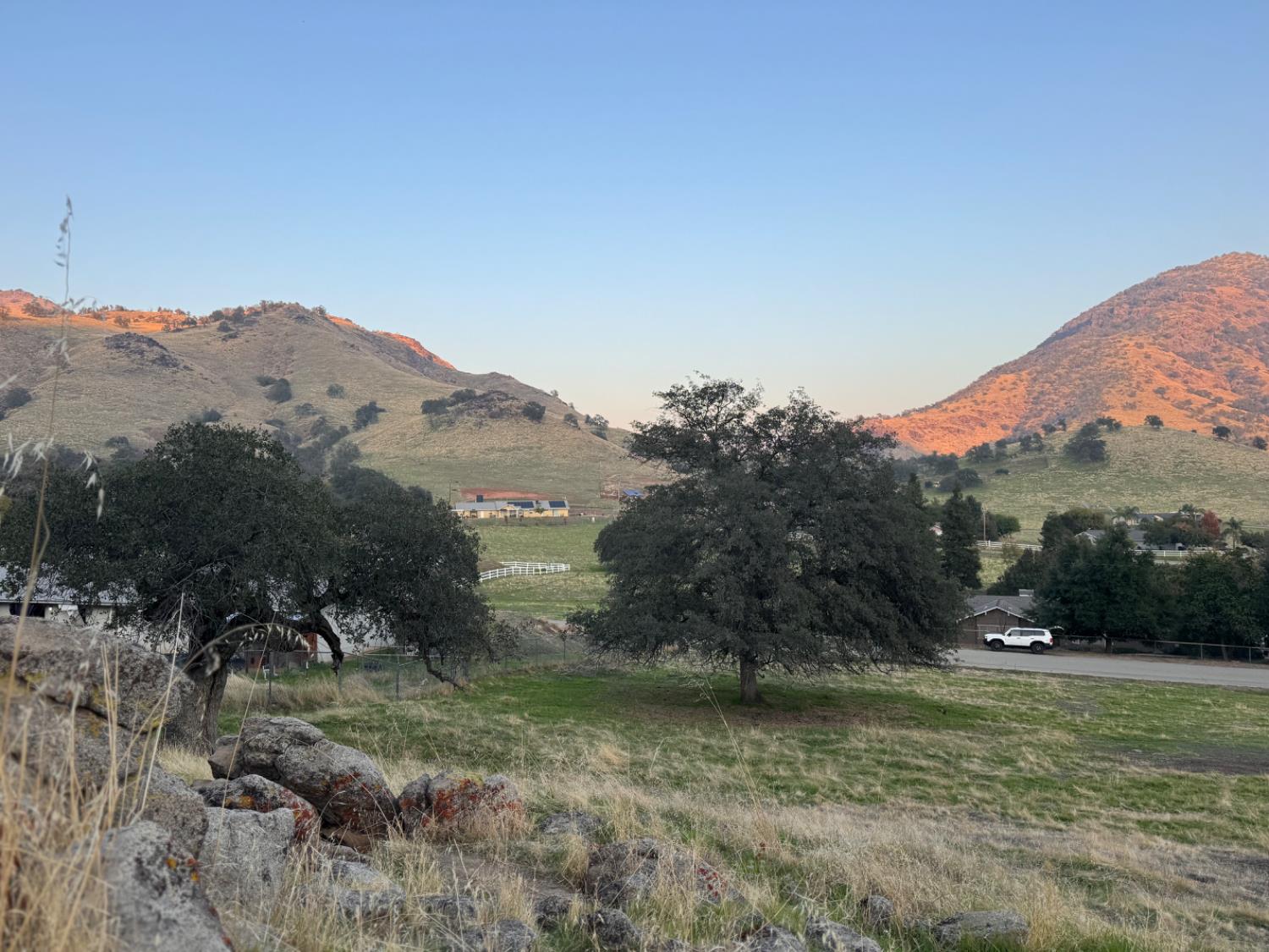 123 Big Oak Rd, Sanger, CA 93657