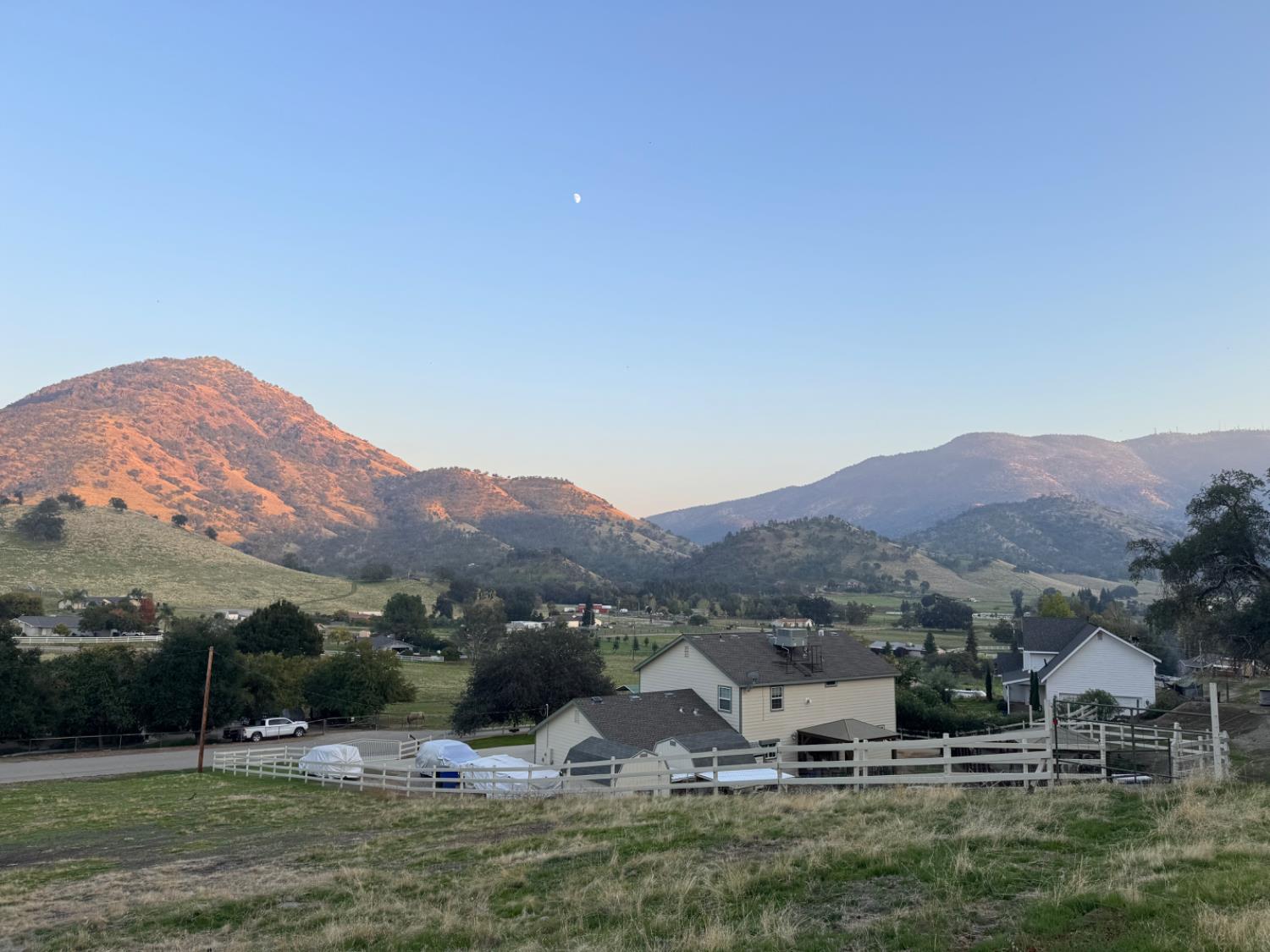 123 Big Oak Rd, Sanger, CA 93657