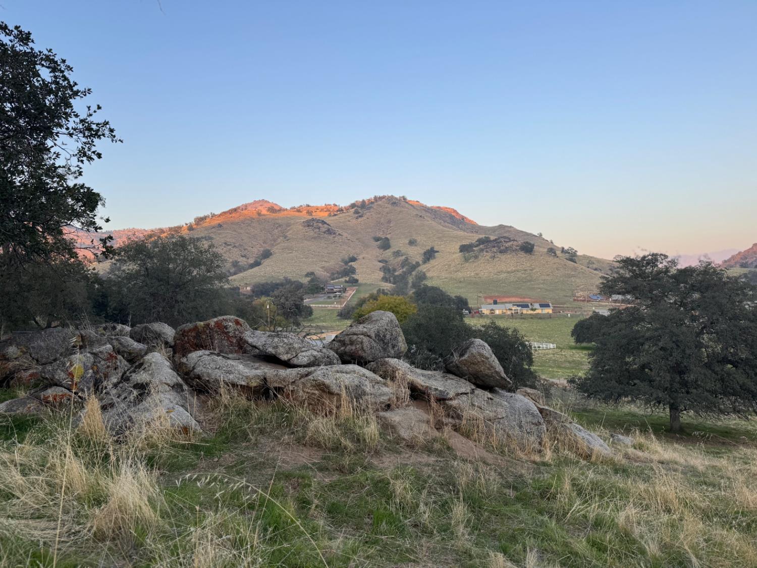 123 Big Oak Rd, Sanger, CA 93657