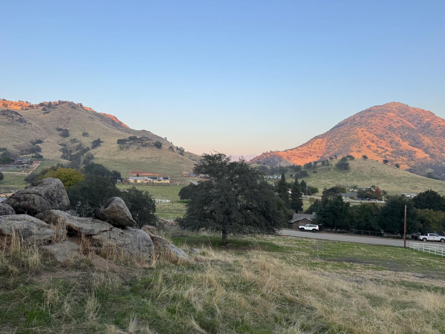 123 Big Oak Rd, Sanger, CA 93657