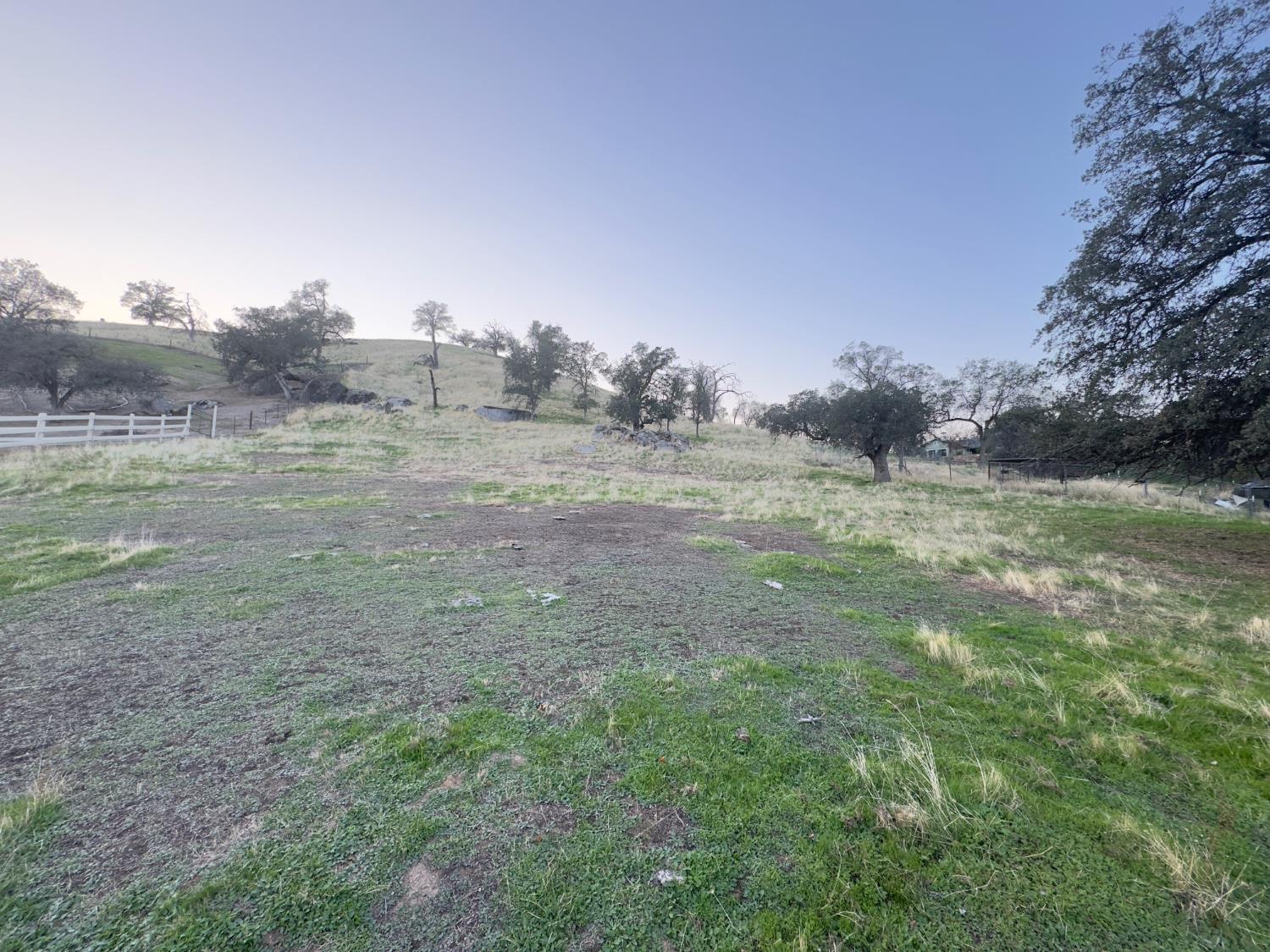 123 Big Oak Rd, Sanger, CA 93657