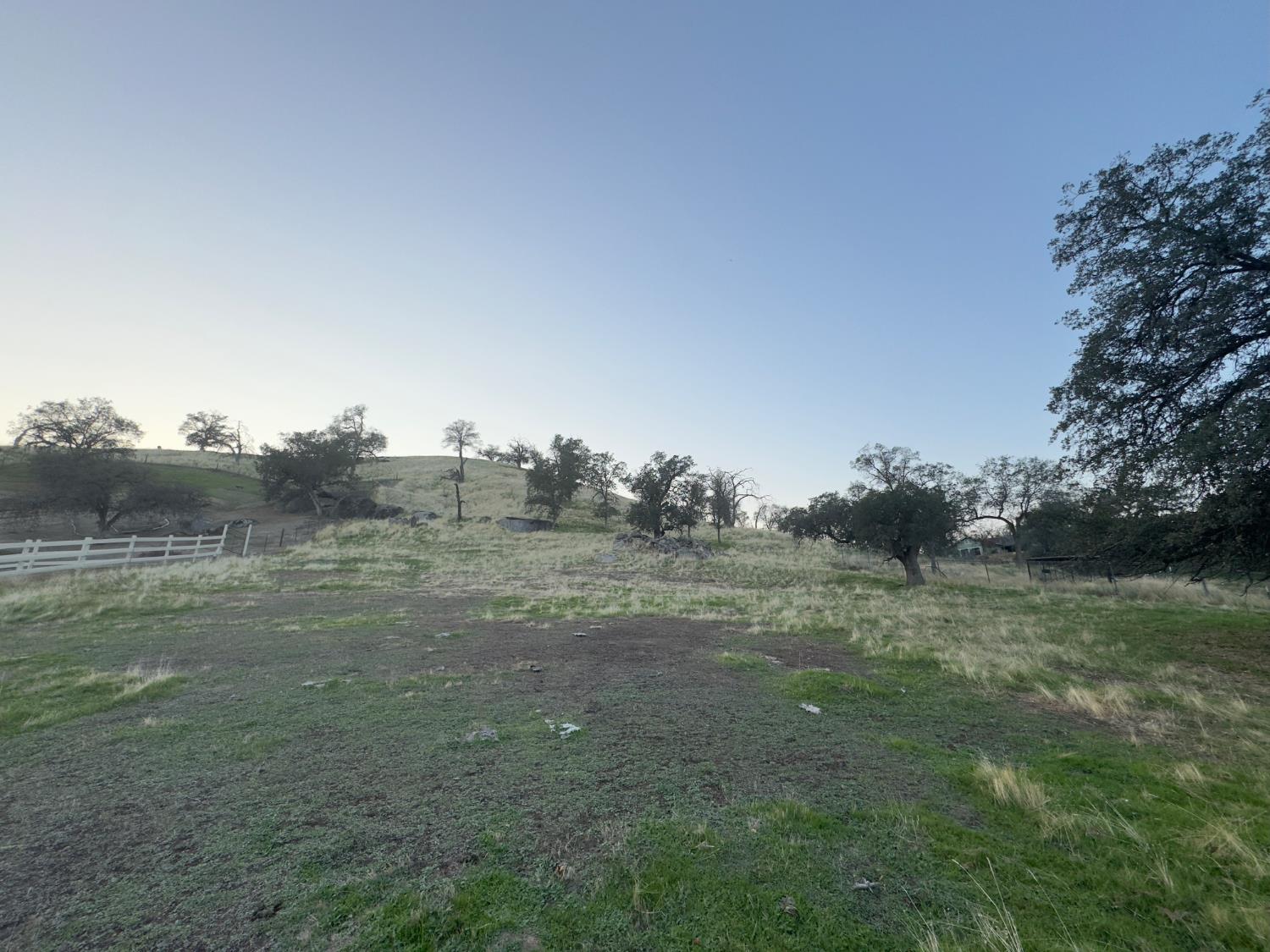 123 Big Oak Rd, Sanger, CA 93657