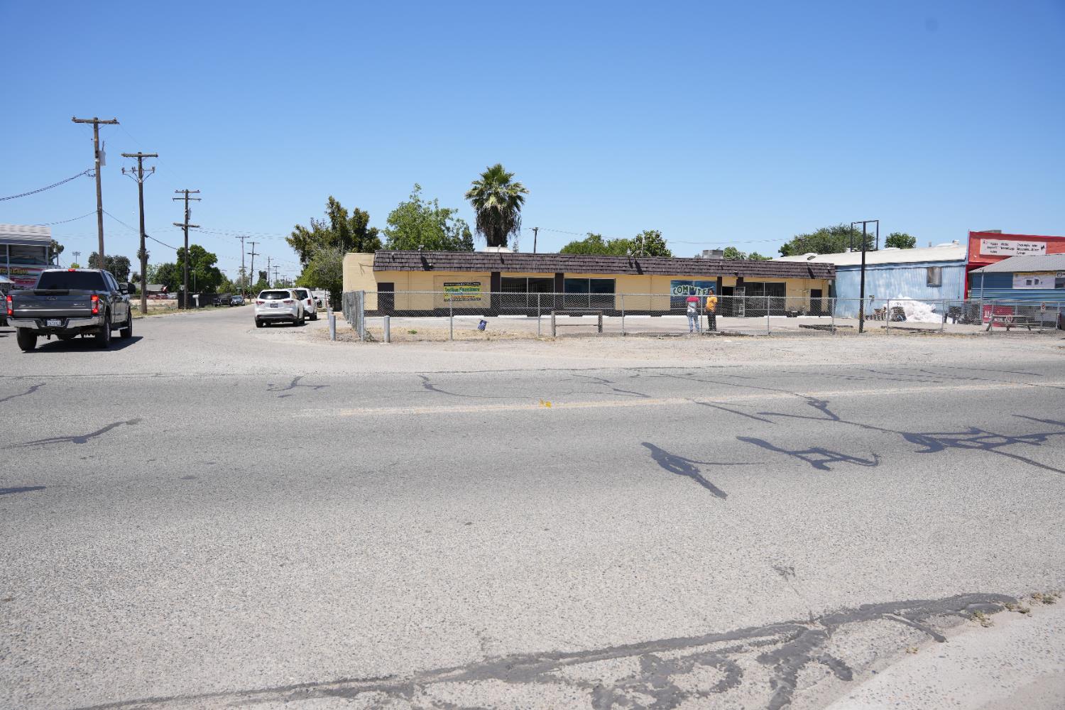 5783 S Elm Ave, Fresno, CA 93706