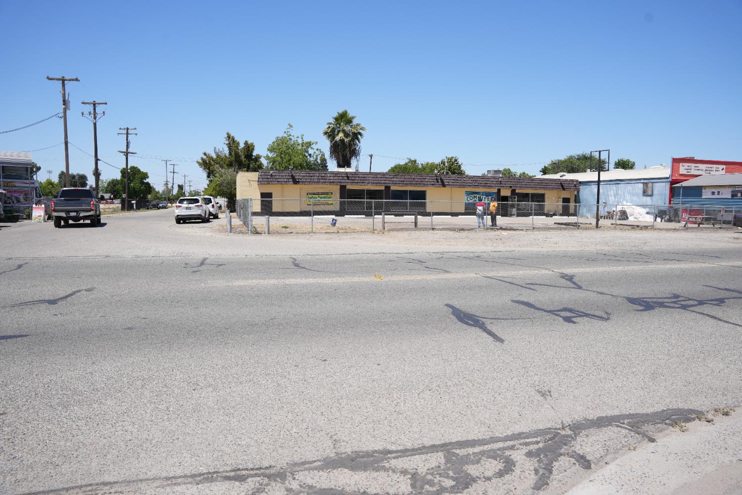 5783 S Elm Ave, Fresno, CA 93706