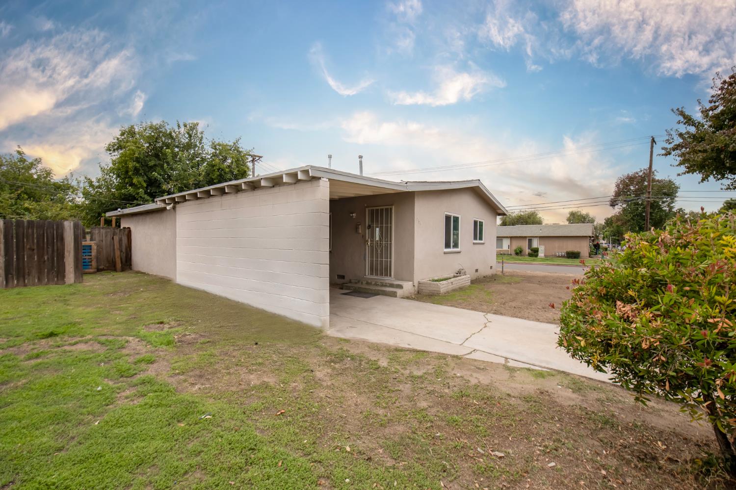 2108 E Sussex Way, Fresno, CA 93726