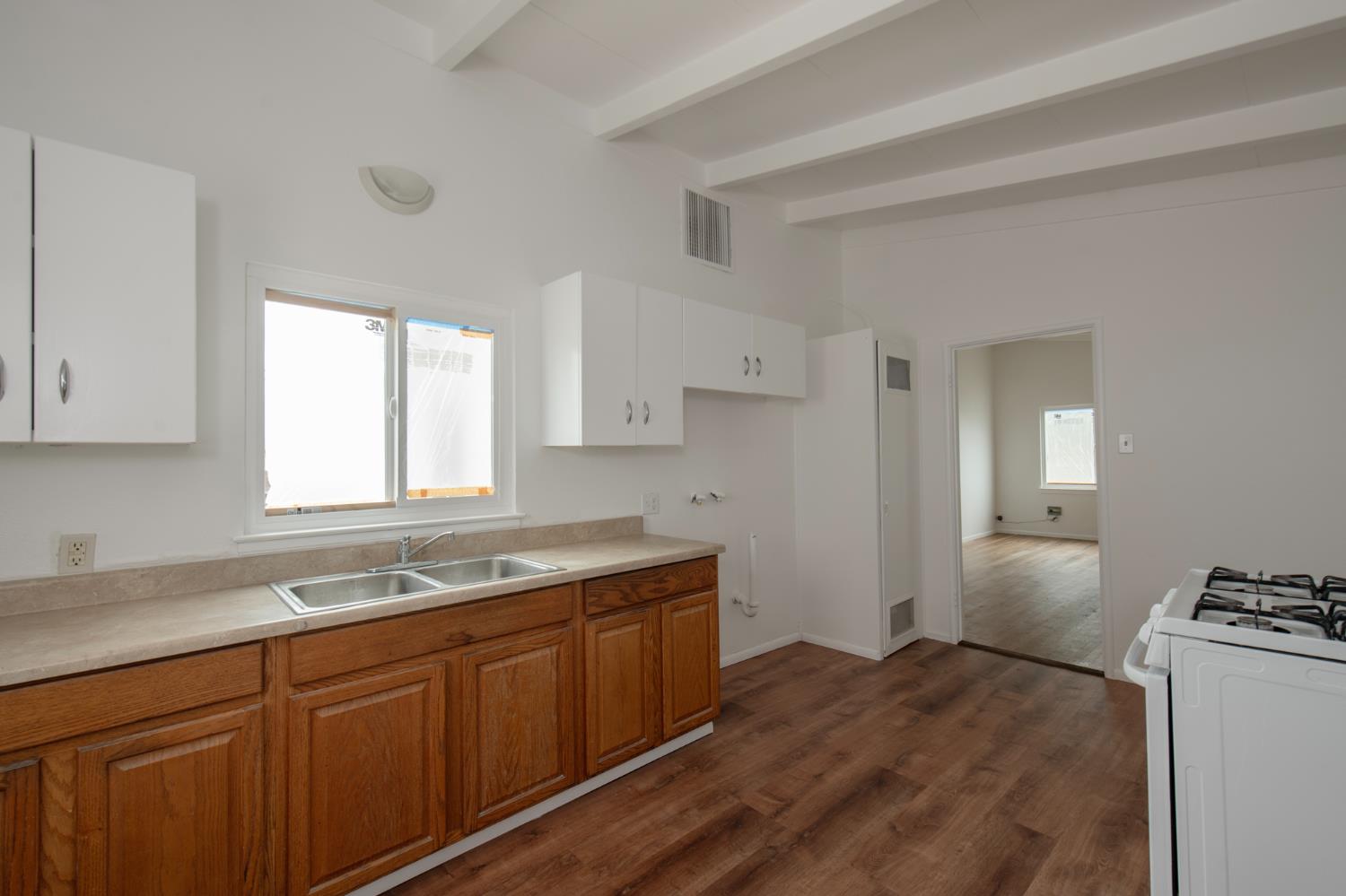 2108 E Sussex Way, Fresno, CA 93726