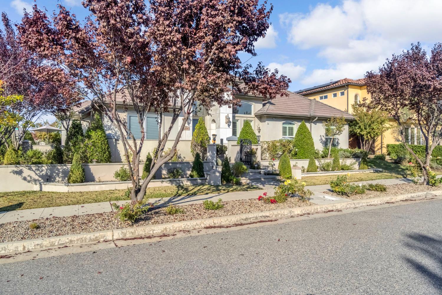 2096 E Olympic Ave, Fresno, CA 93730