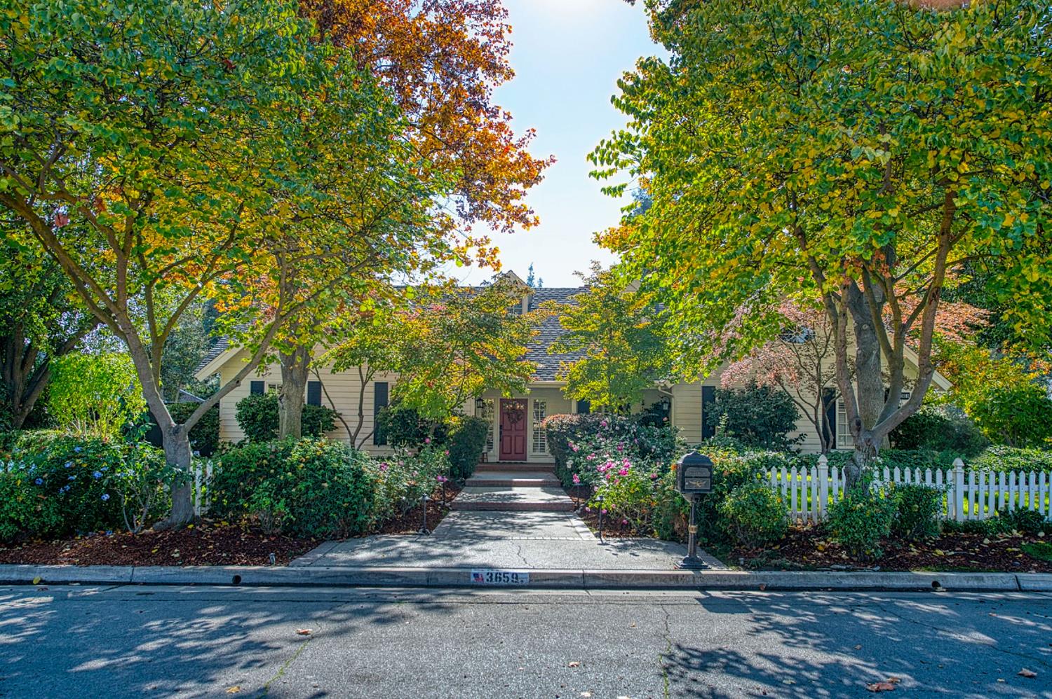 3659 W Spruce Ave, Fresno, CA 93711