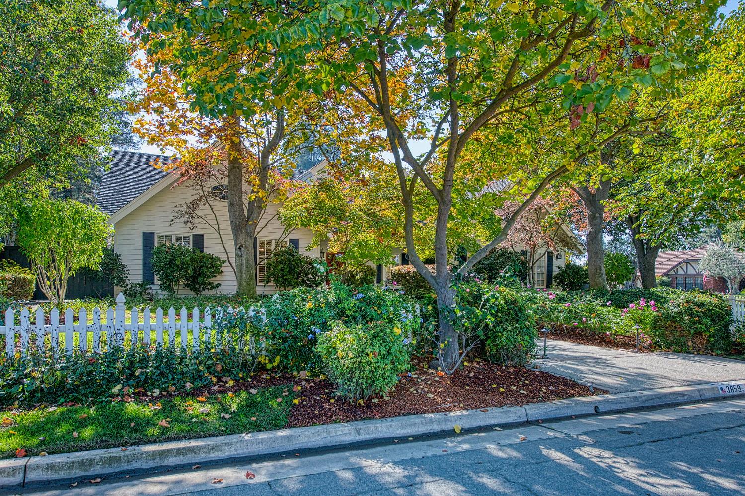 3659 W Spruce Ave, Fresno, CA 93711