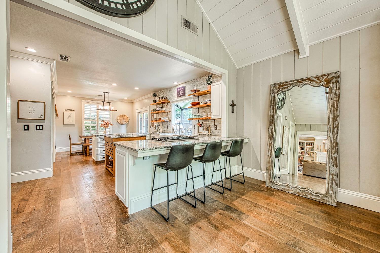 3659 W Spruce Ave, Fresno, CA 93711