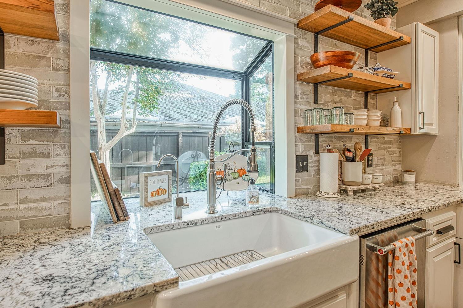 3659 W Spruce Ave, Fresno, CA 93711