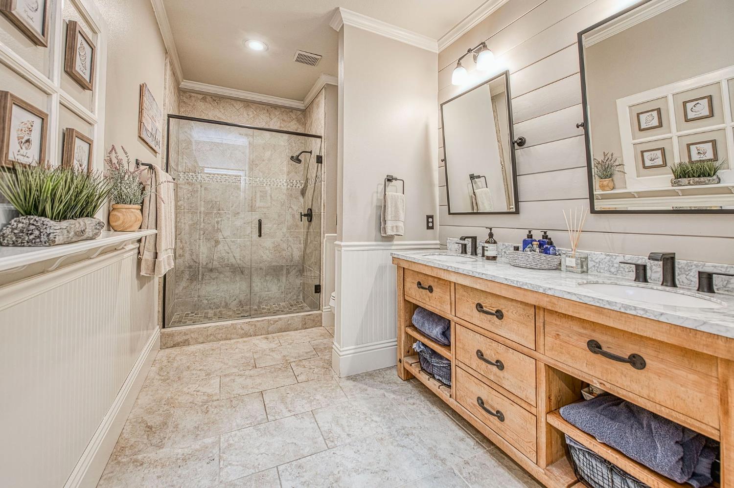 3659 W Spruce Ave, Fresno, CA 93711