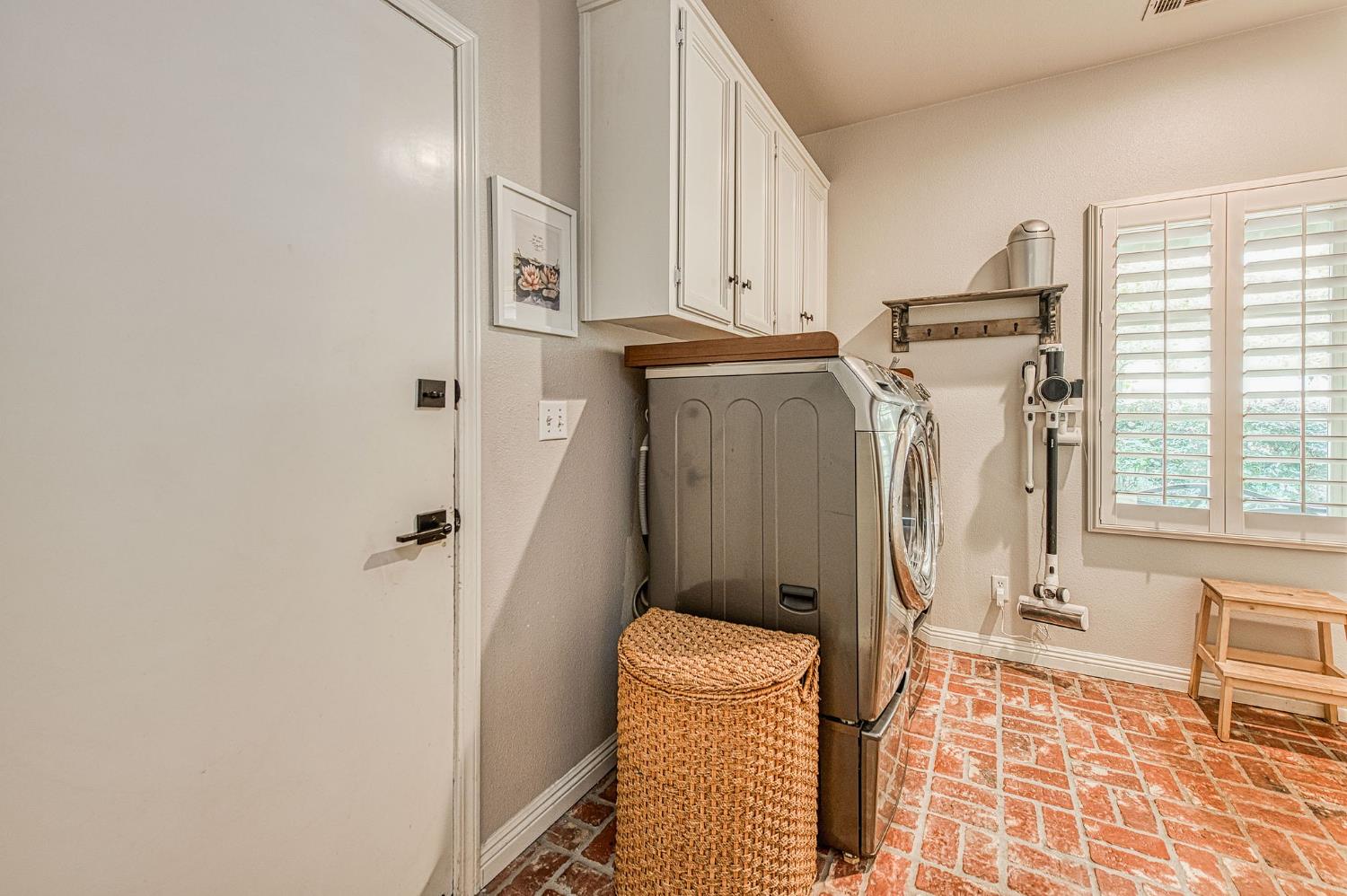 3659 W Spruce Ave, Fresno, CA 93711