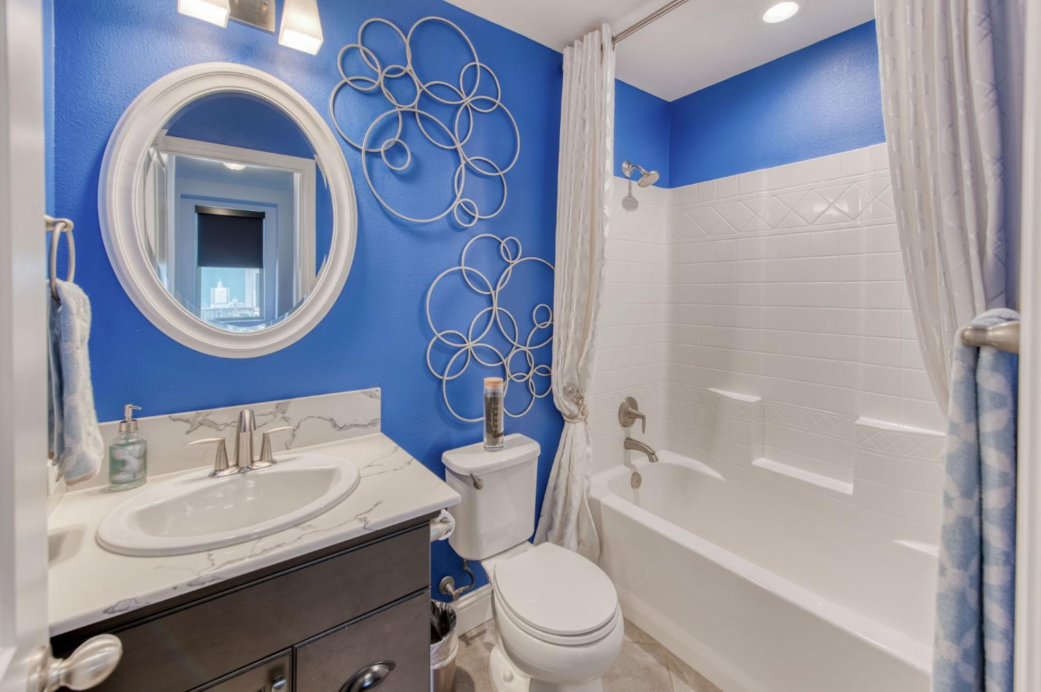 273 Meridian Ave, Madera, CA 93636