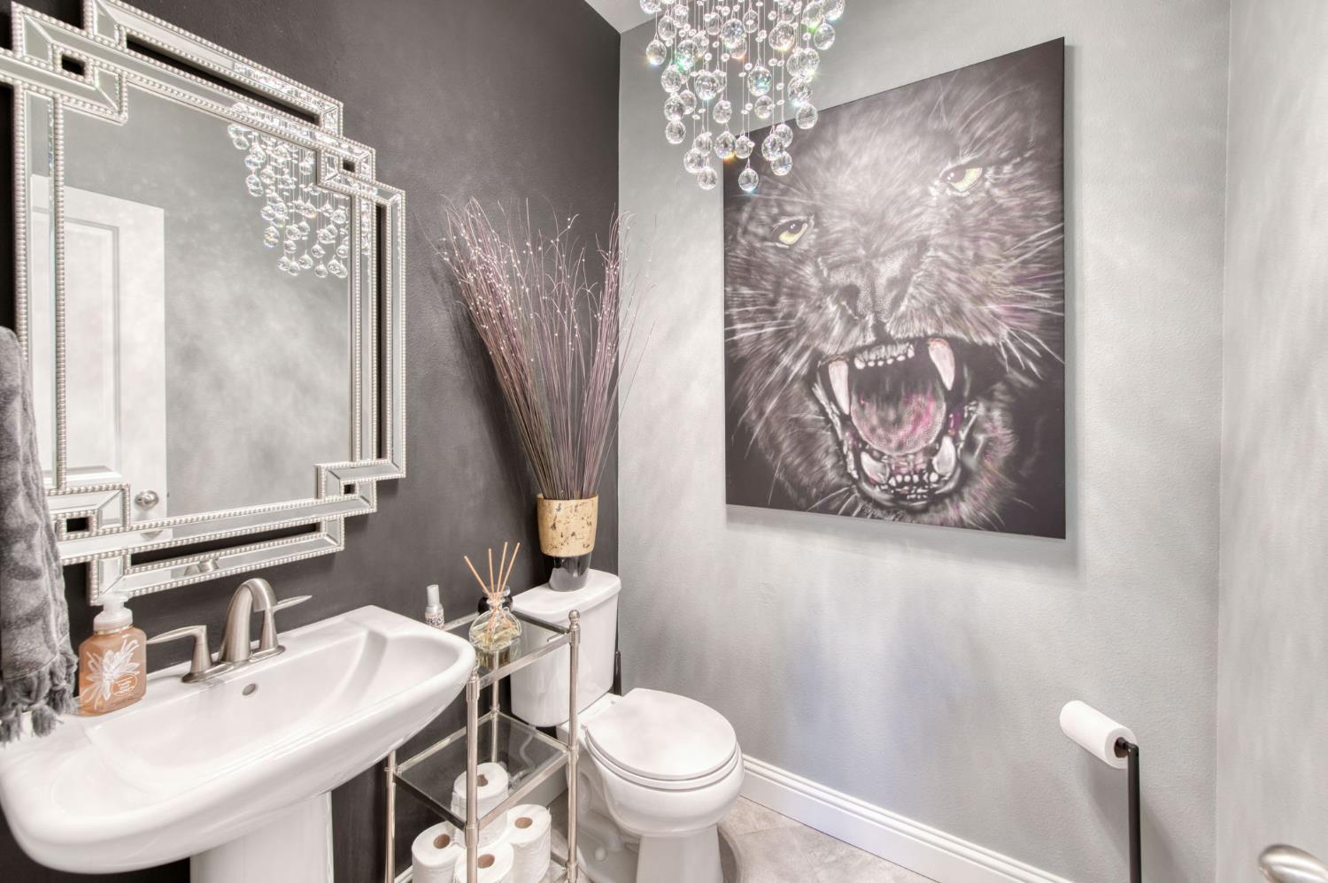 273 Meridian Ave, Madera, CA 93636