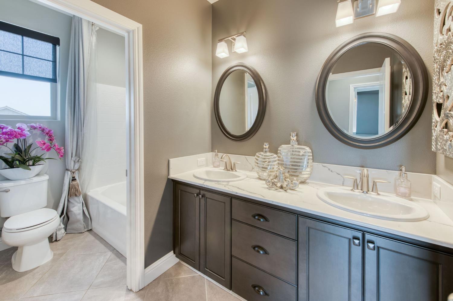 273 Meridian Ave, Madera, CA 93636