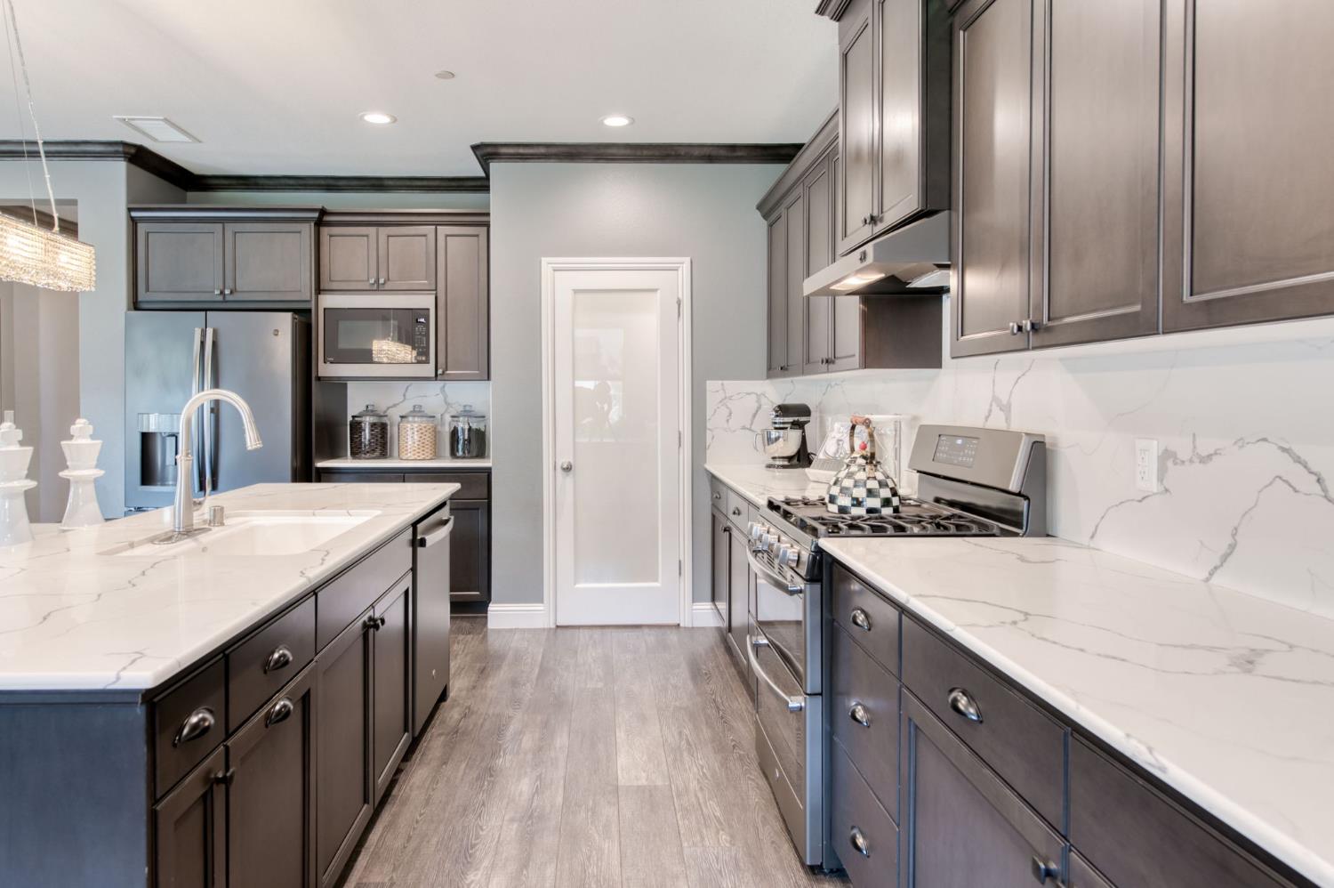 273 Meridian Ave, Madera, CA 93636