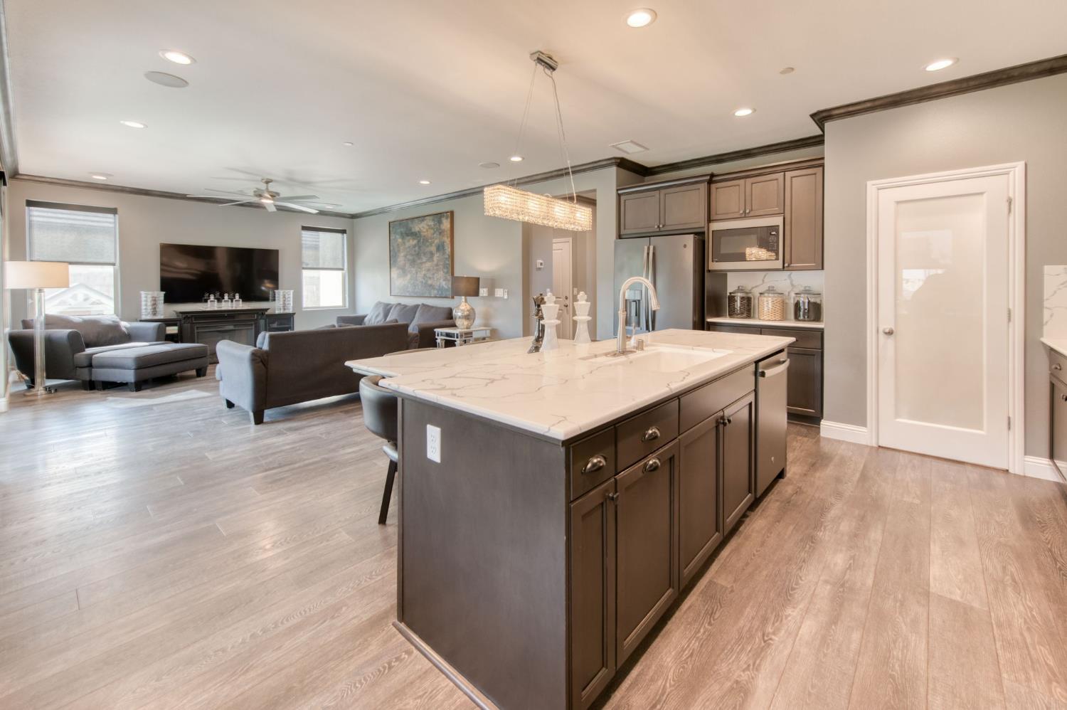 273 Meridian Ave, Madera, CA 93636