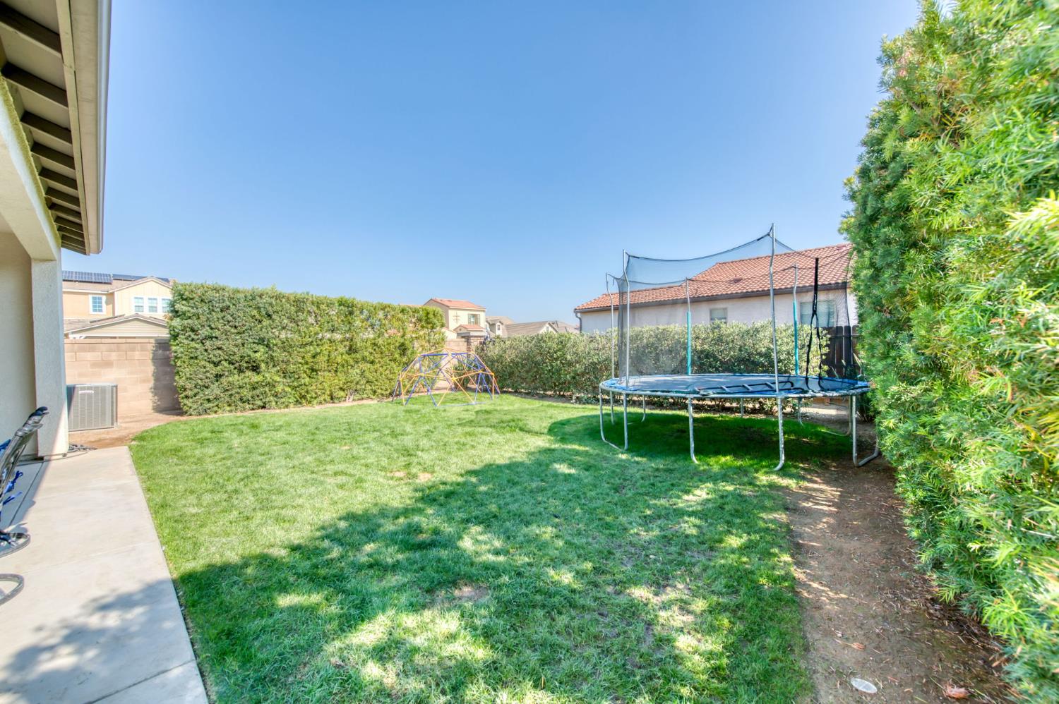 273 Meridian Ave, Madera, CA 93636