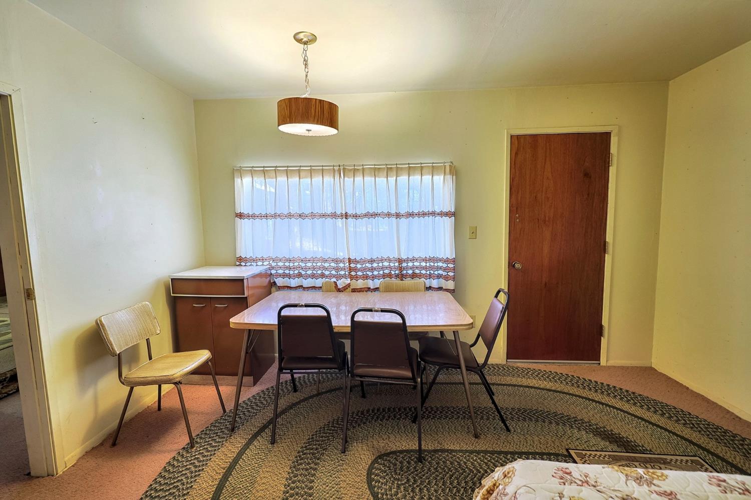 57989 Eshom Valley Dr, Badger, CA 93603