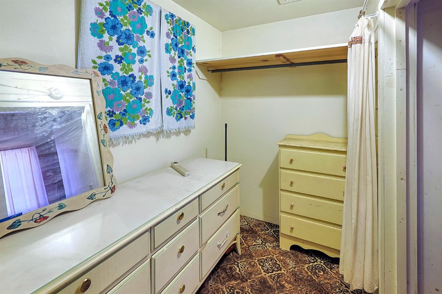 57989 Eshom Valley Dr, Badger, CA 93603