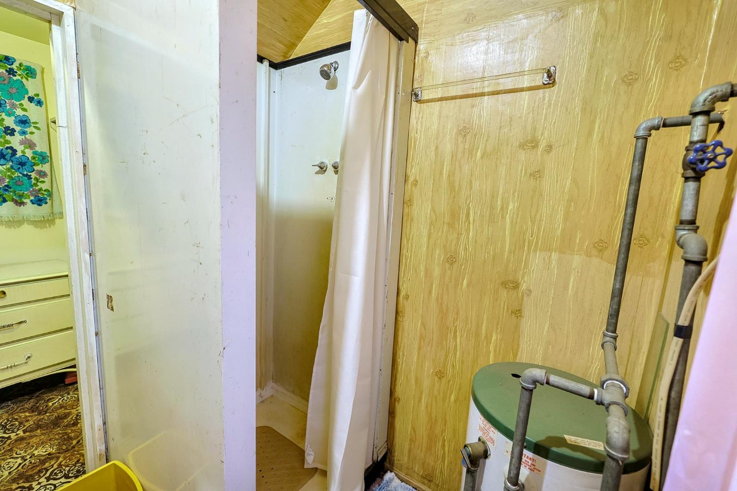 57989 Eshom Valley Dr, Badger, CA 93603