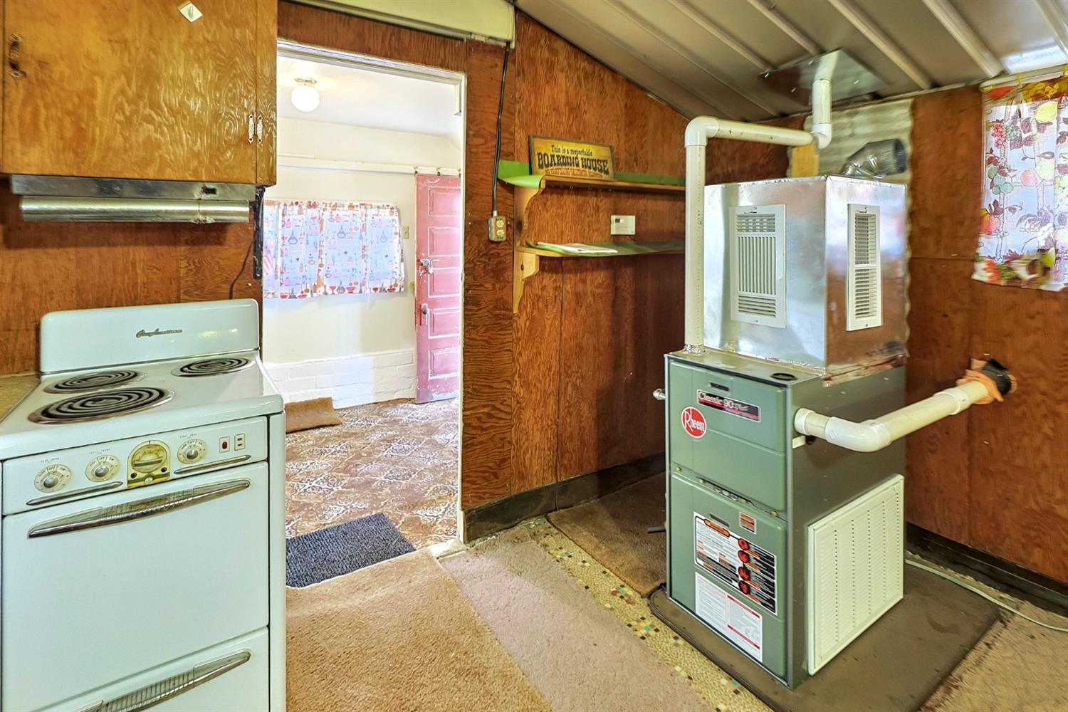 57989 Eshom Valley Dr, Badger, CA 93603