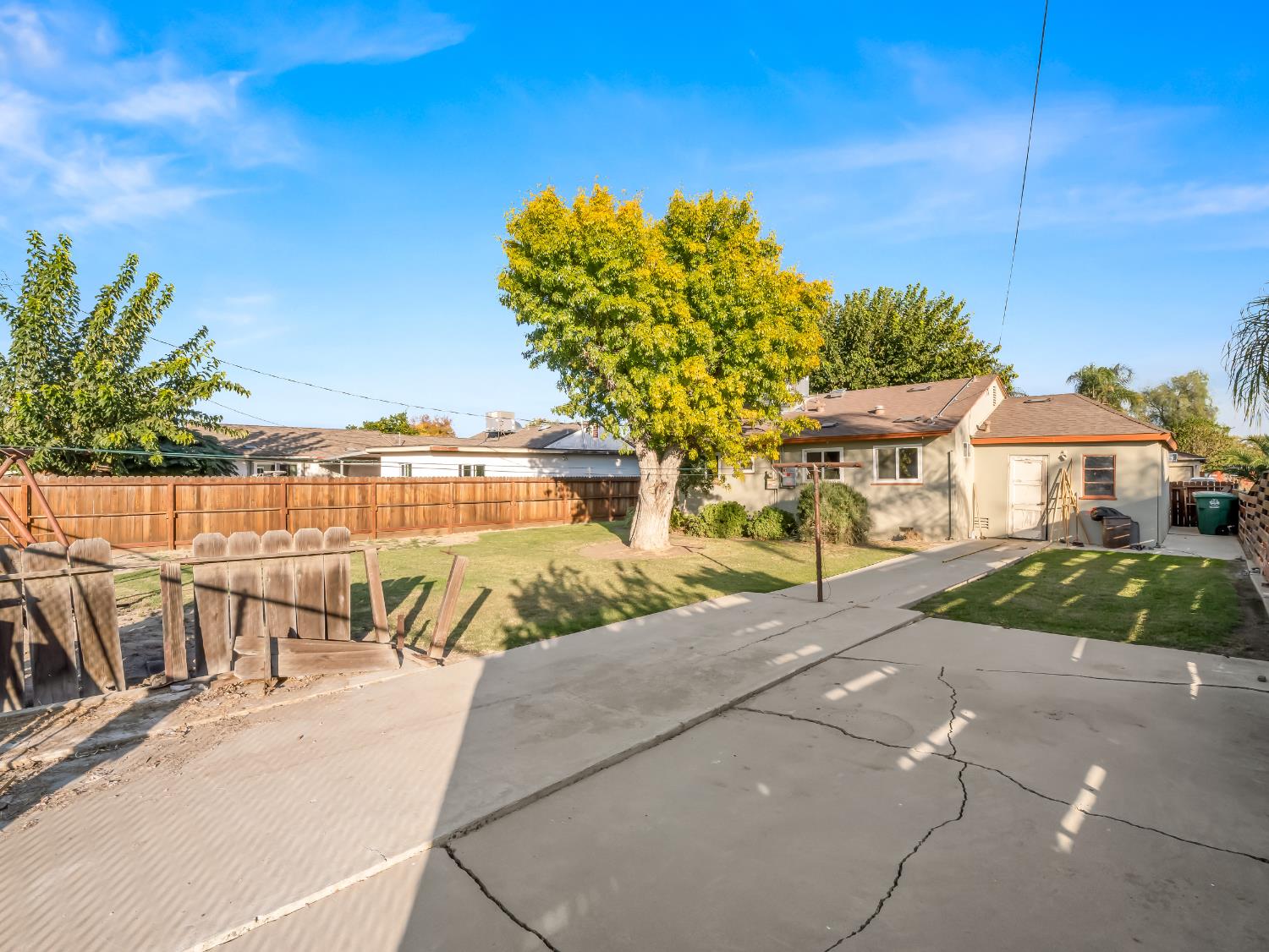 1824 Vasquez Dr, Firebaugh, CA 93622