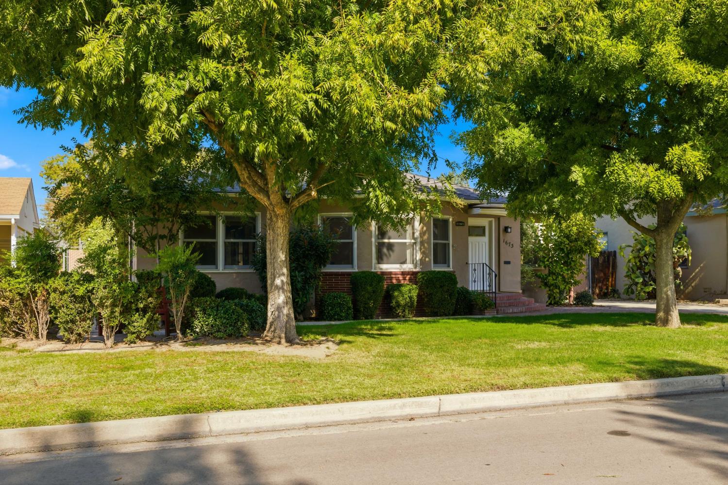 1673 Union, Kingsburg, CA 93631