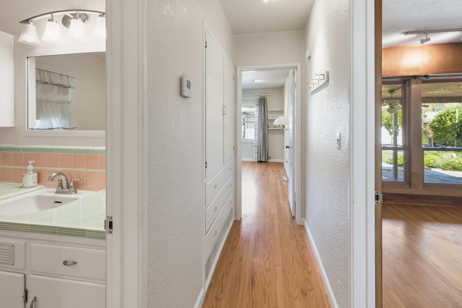 1673 Union, Kingsburg, CA 93631