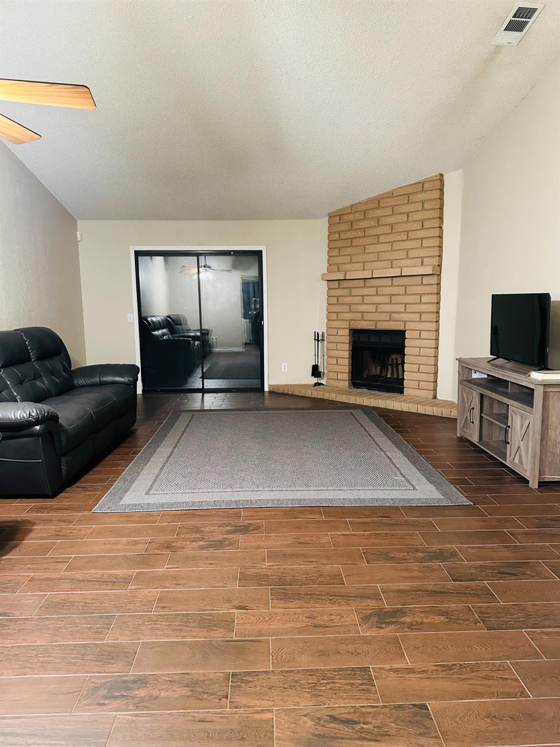 4985 E Butler Ave #109, Fresno, CA 93727