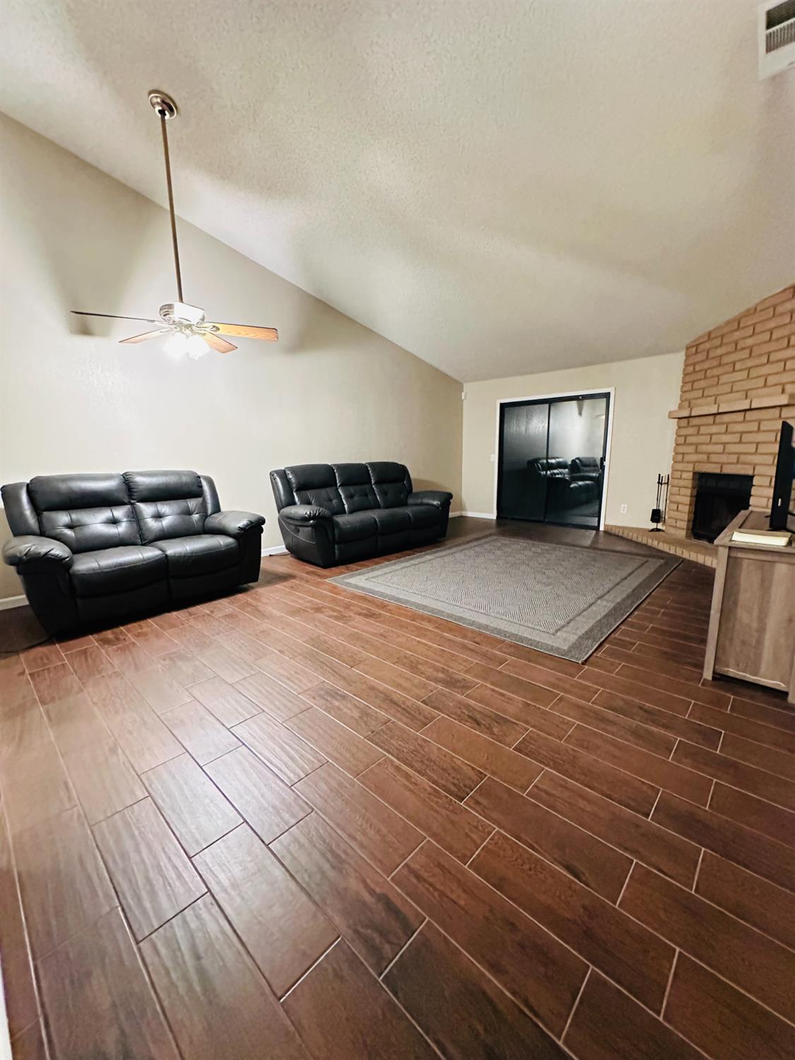 4985 E Butler Ave #109, Fresno, CA 93727