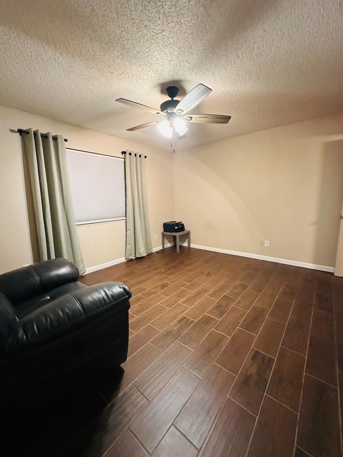 4985 E Butler Ave #109, Fresno, CA 93727