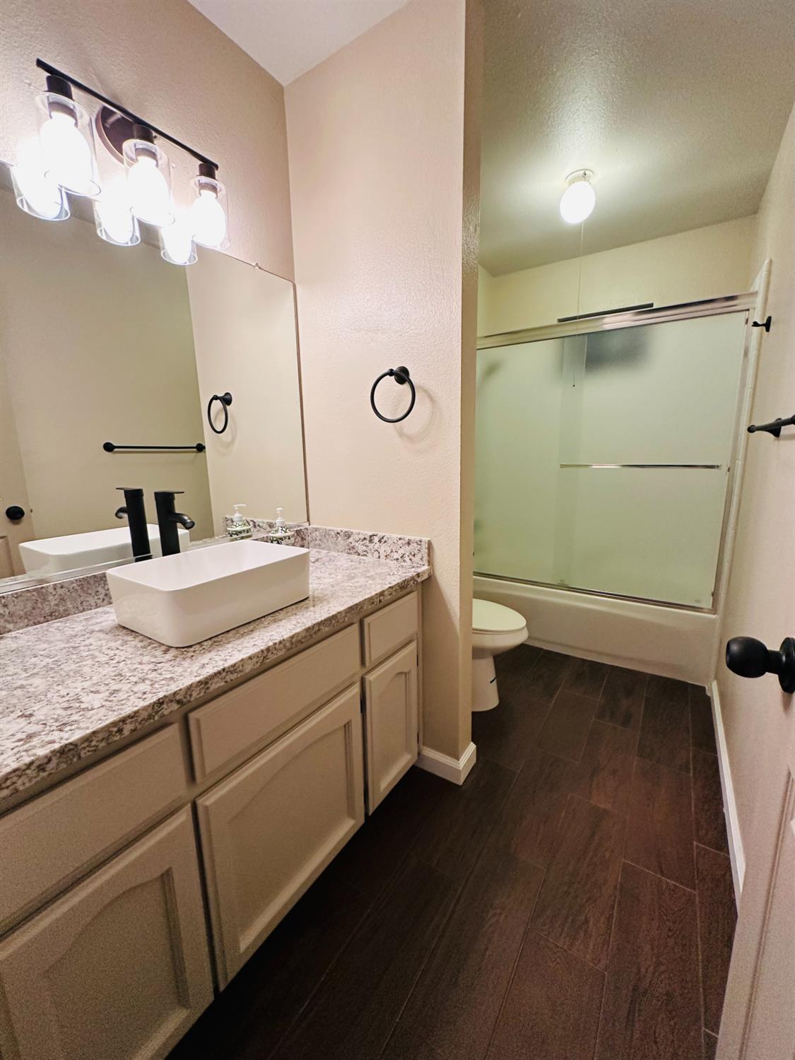 4985 E Butler Ave #109, Fresno, CA 93727