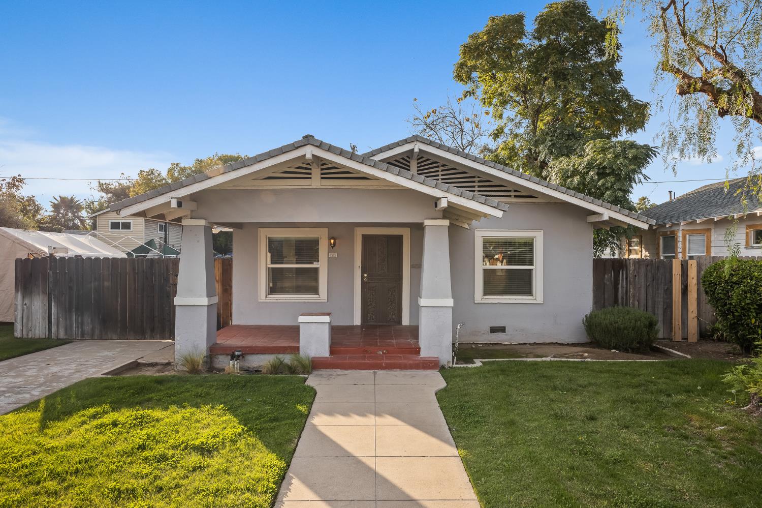 1371 N Roosevelt Ave, Fresno, CA 93728