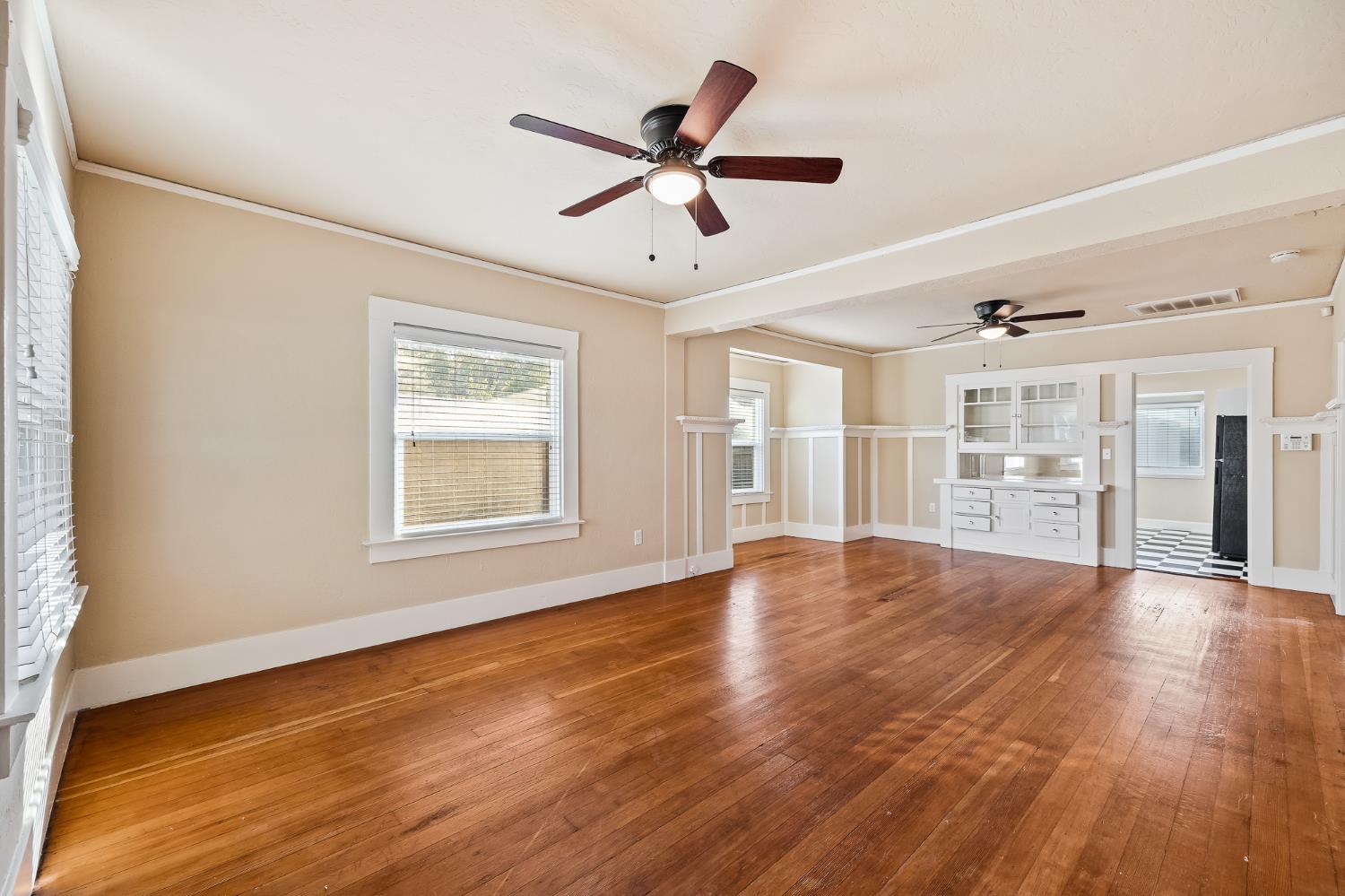 1371 N Roosevelt Ave, Fresno, CA 93728