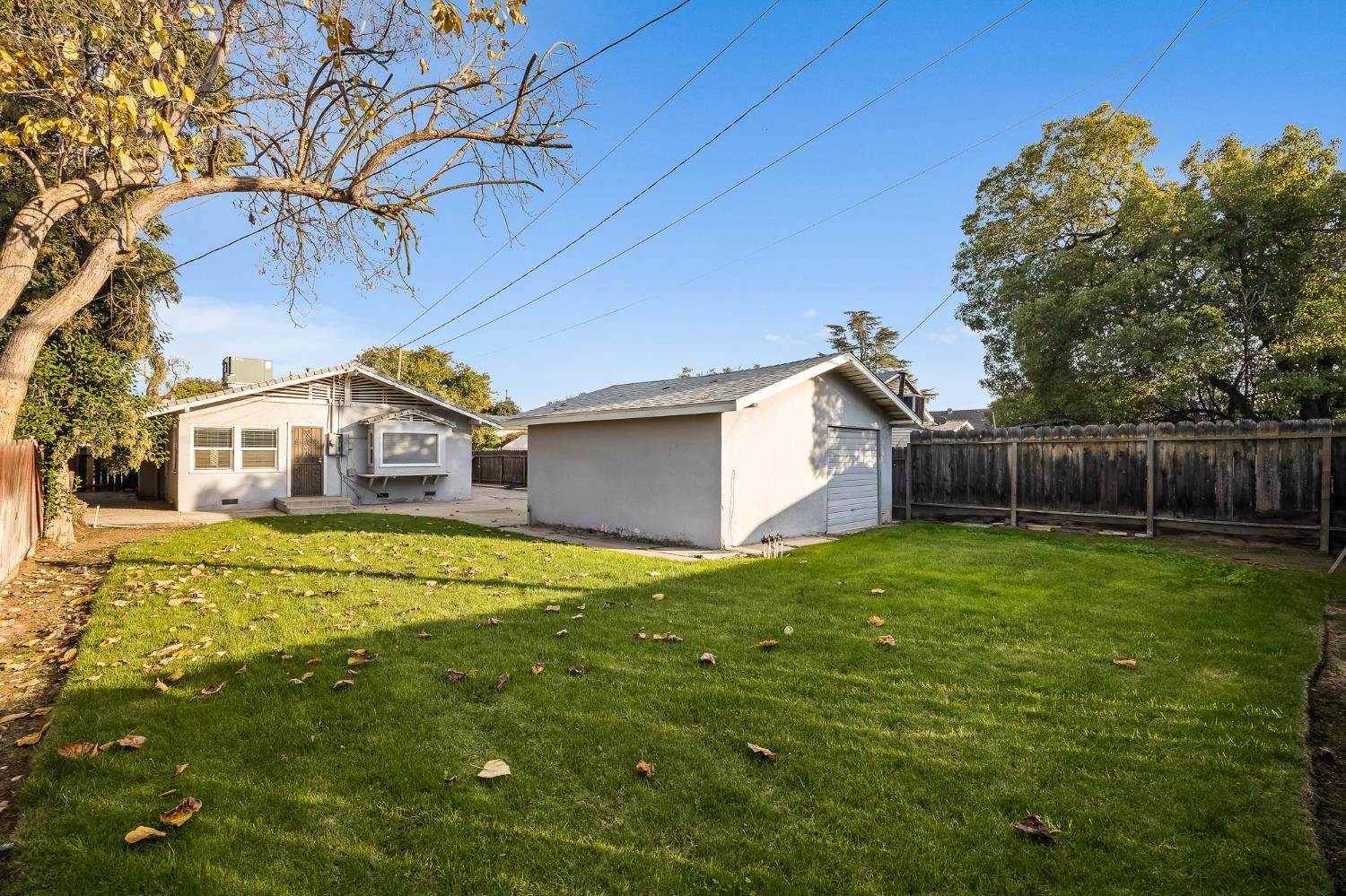 1371 N Roosevelt Ave, Fresno, CA 93728