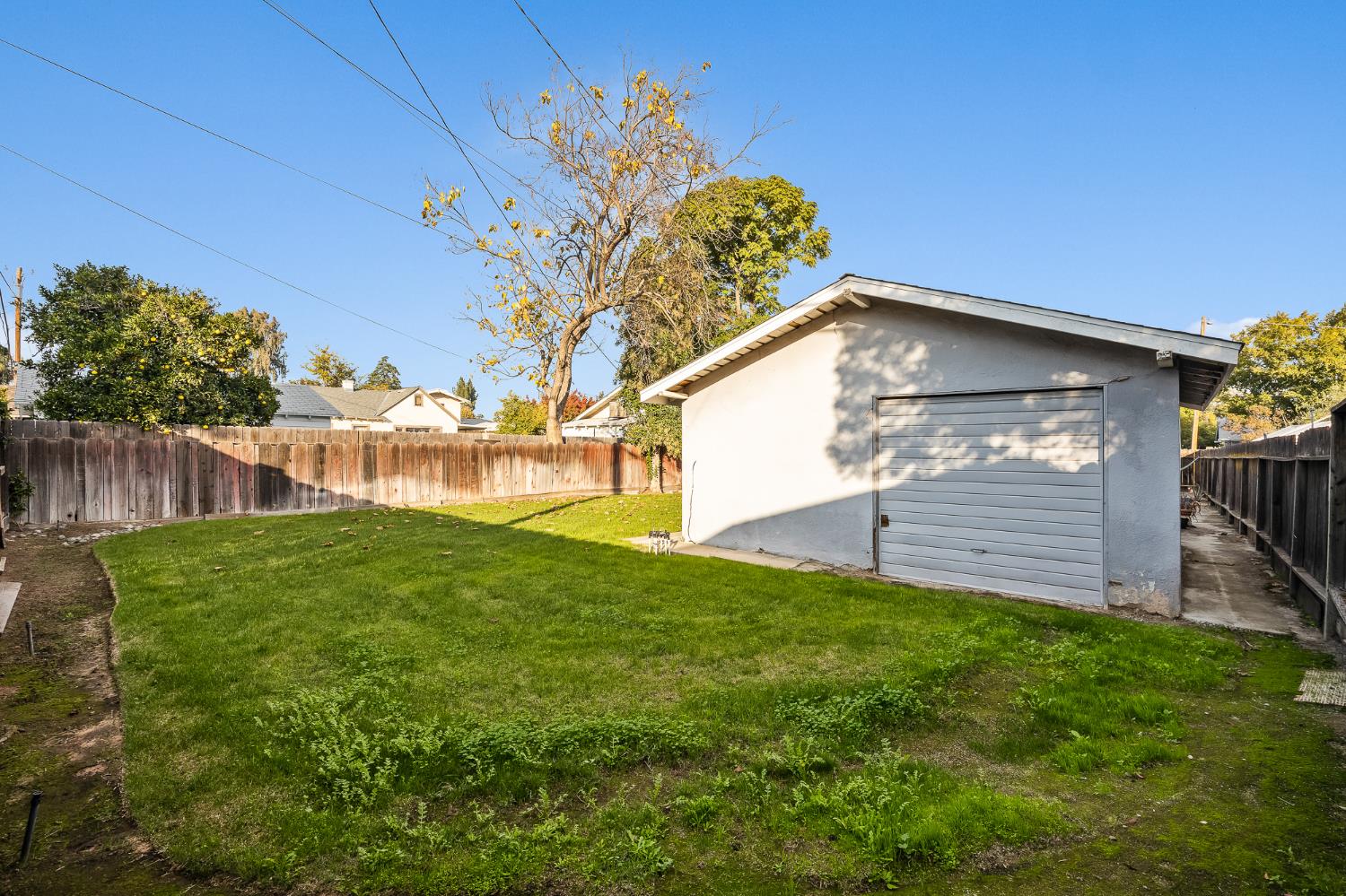 1371 N Roosevelt Ave, Fresno, CA 93728