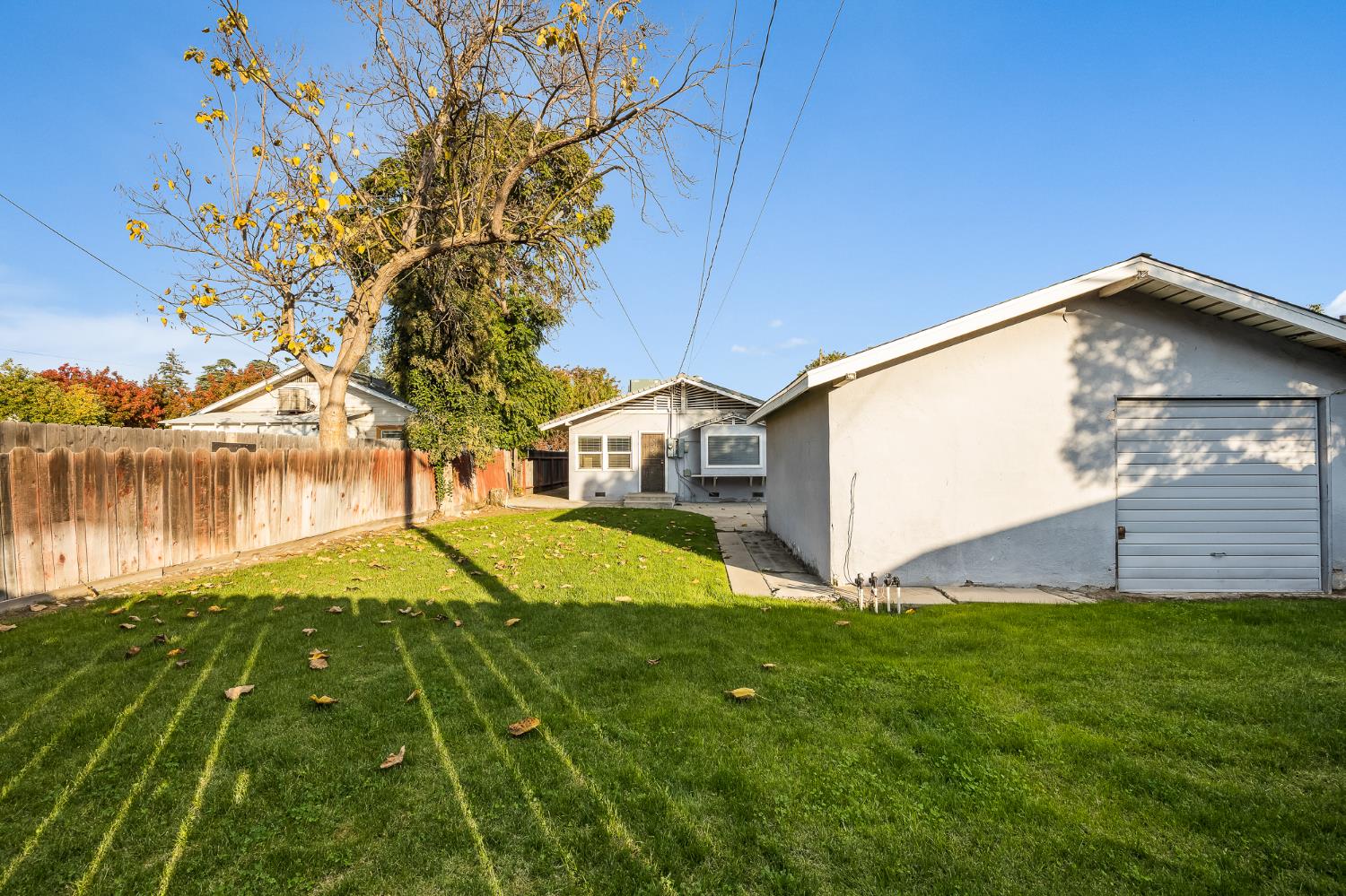 1371 N Roosevelt Ave, Fresno, CA 93728